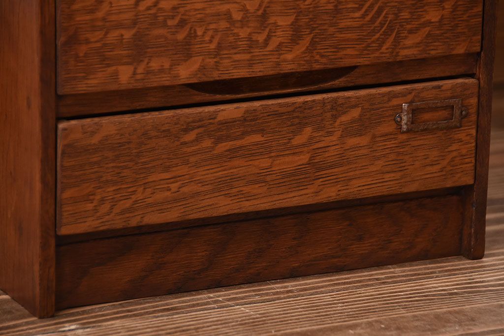 レトロ家具　昭和レトロ　ネームプレート付き!古いナラ材の10段小引き出し