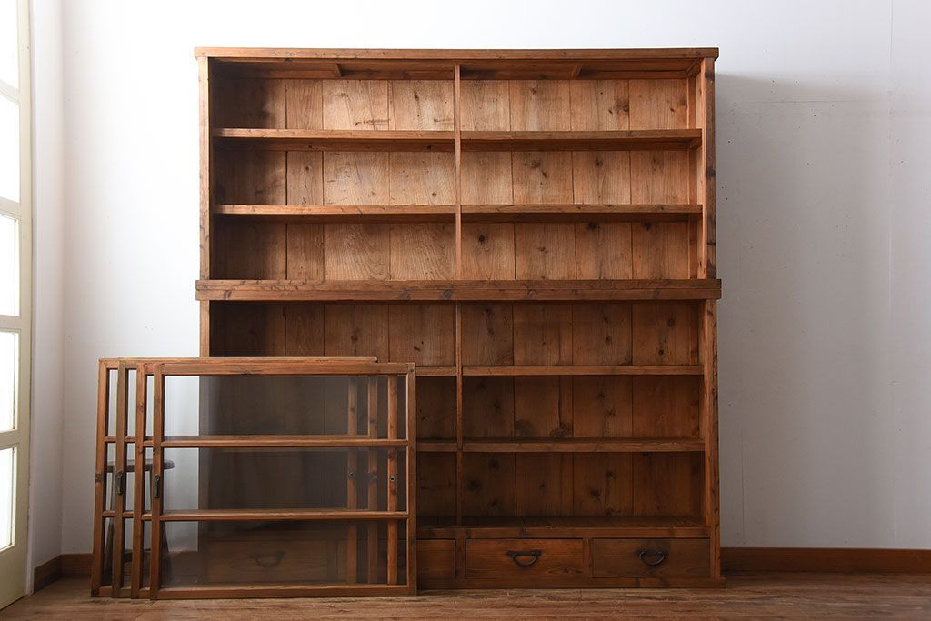 アンティーク家具　アンティーク　引き出し4杯付き!古い木味の重ね収納戸棚