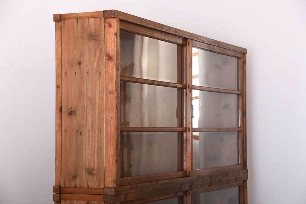 アンティーク家具　アンティーク　引き出し4杯付き!古い木味の重ね収納戸棚