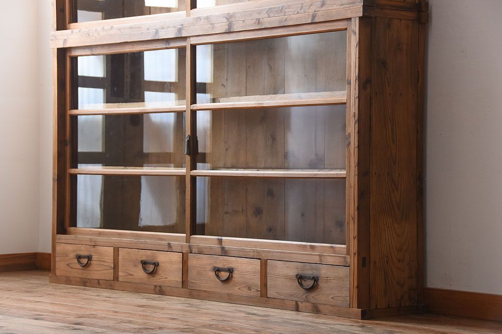 アンティーク家具　アンティーク　引き出し4杯付き!古い木味の重ね収納戸棚