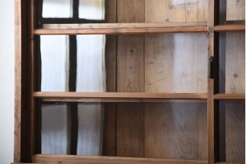 アンティーク家具　アンティーク　引き出し4杯付き!古い木味の重ね収納戸棚