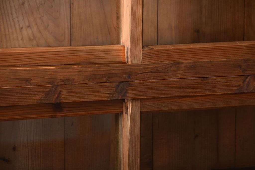 アンティーク家具　アンティーク　引き出し4杯付き!古い木味の重ね収納戸棚