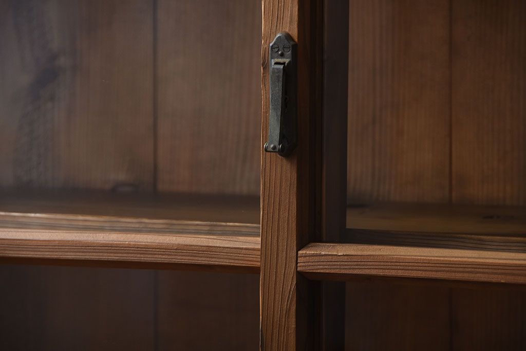 アンティーク家具　アンティーク　引き出し4杯付き!古い木味の重ね収納戸棚