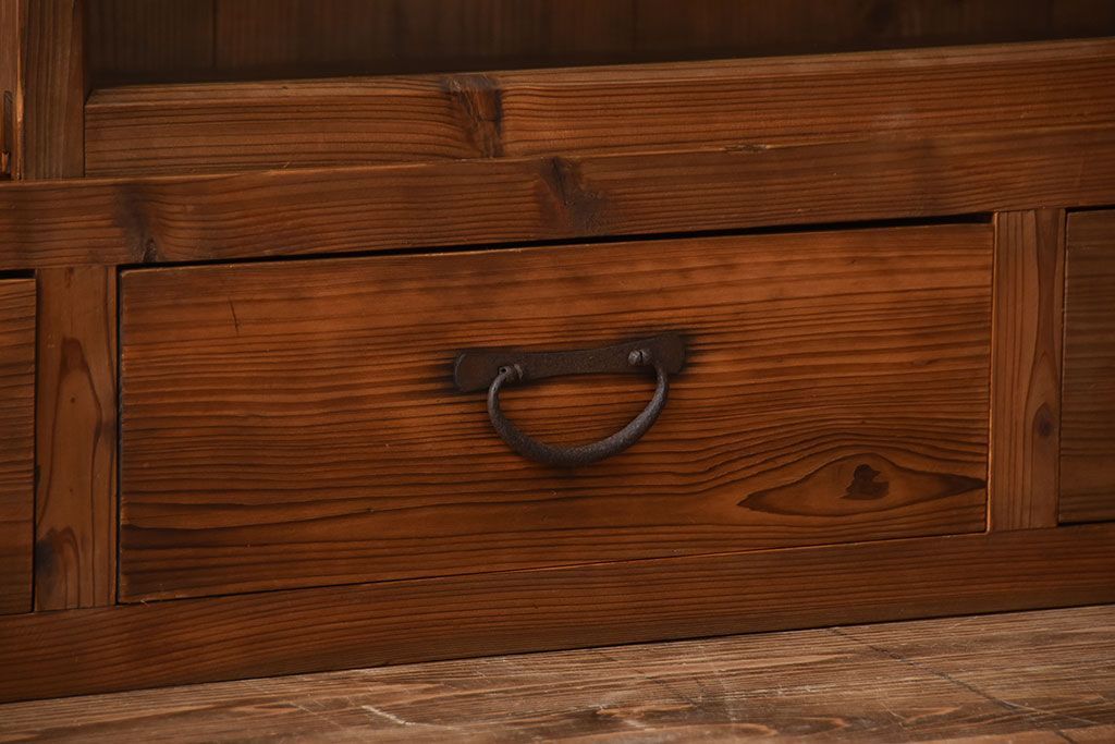 アンティーク家具　アンティーク　引き出し4杯付き!古い木味の重ね収納戸棚