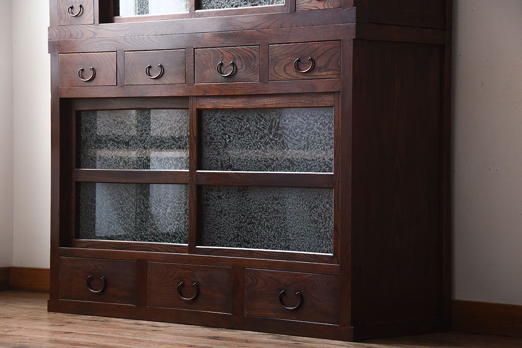 アンティーク家具　古民具・骨董　結霜ガラス入り!前面欅材の高級変わり型収納棚