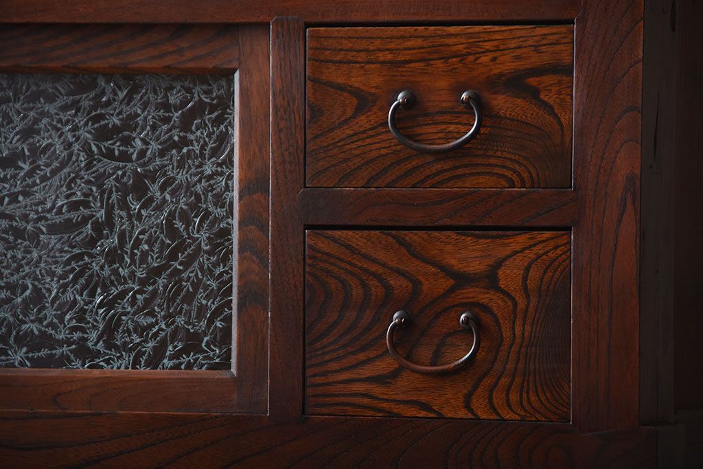 アンティーク家具　古民具・骨董　結霜ガラス入り!前面欅材の高級変わり型収納棚