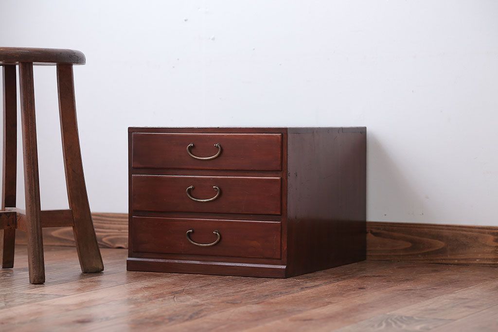 レトロ家具　和製アンティーク　古い木製のレトロな小引き出し