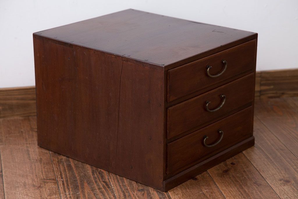 レトロ家具　和製アンティーク　古い木製のレトロな小引き出し