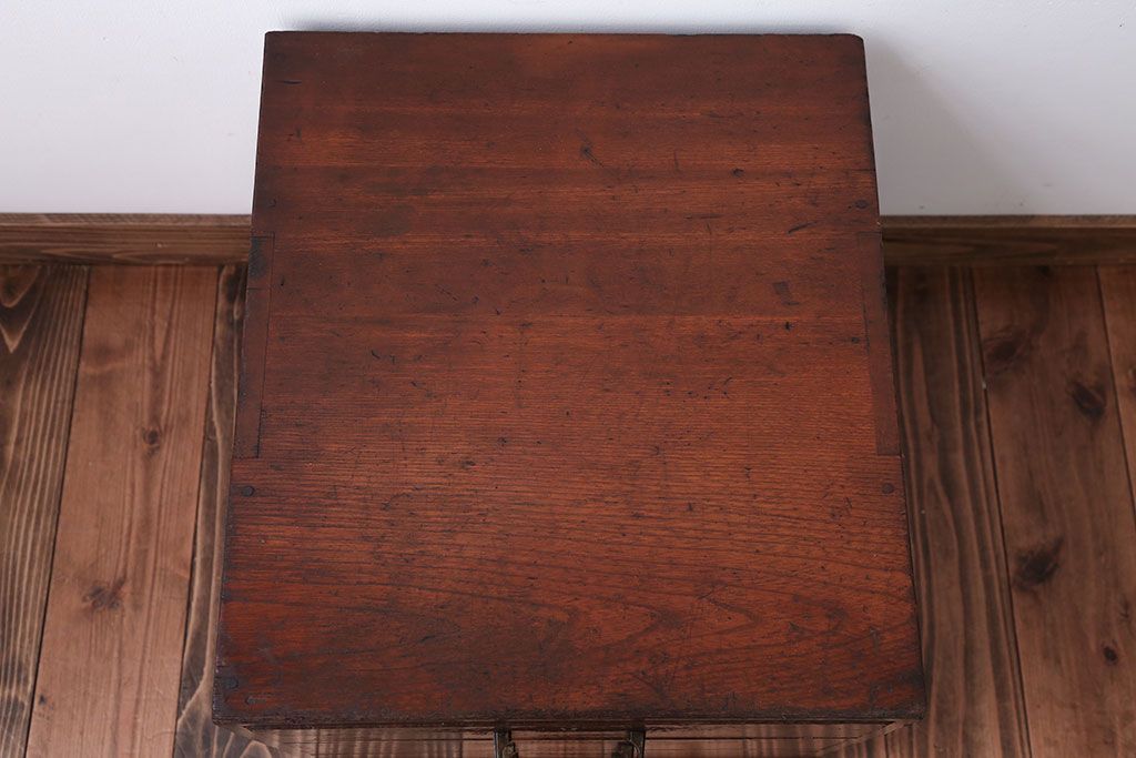 レトロ家具　和製アンティーク　古いナラ材のレトロな小引き出し