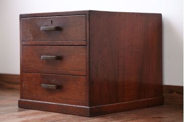 レトロ家具　和製アンティーク　古いナラ材のレトロな小引き出し