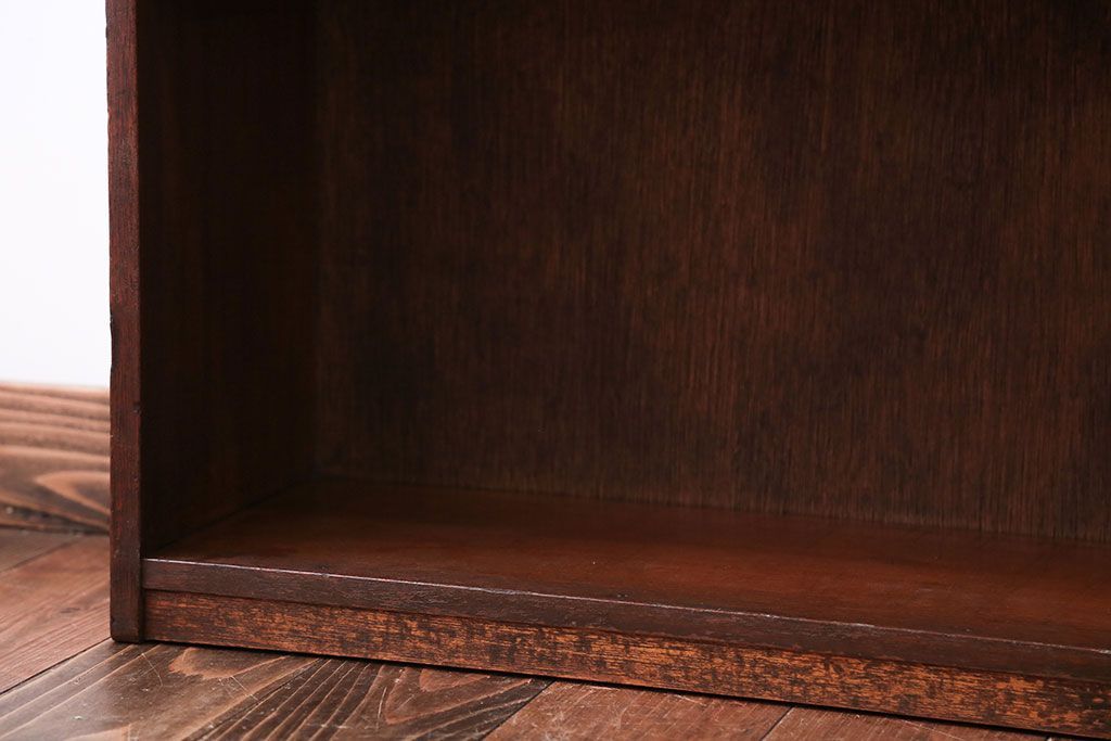 レトロ家具　昭和レトロ　シンプルで小さなアンティーク本棚