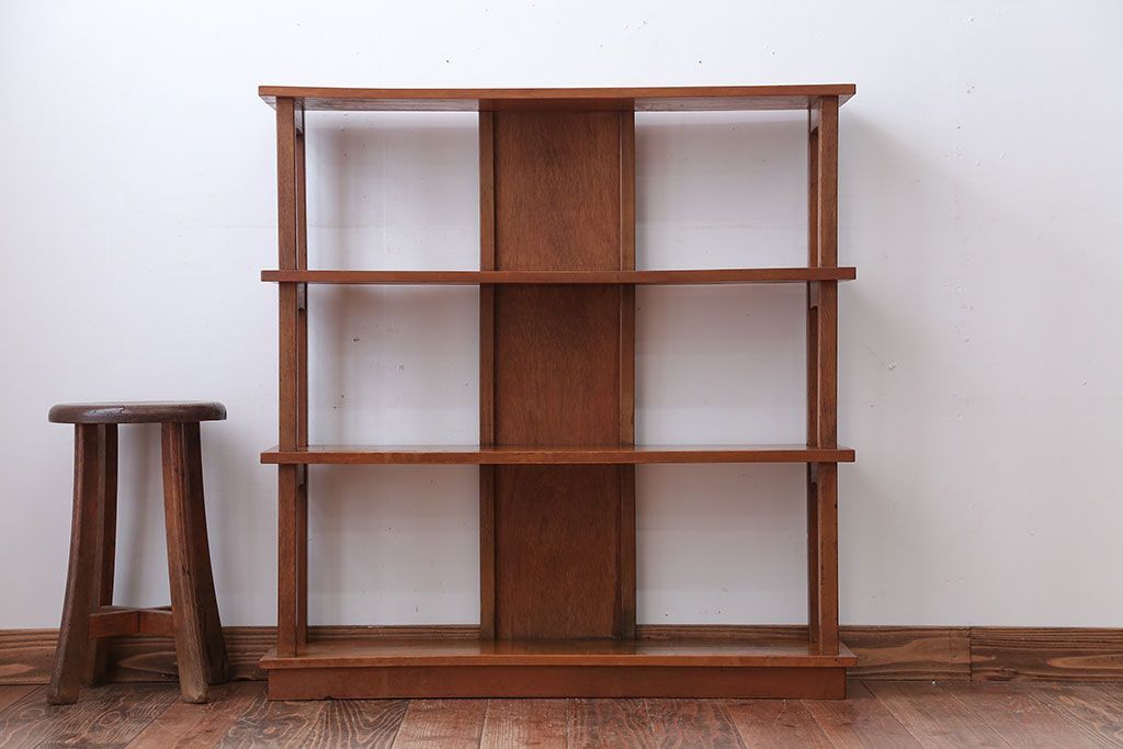 アンティーク家具　和製アンティーク　ナチュラルな木味のおしゃれな飾り棚