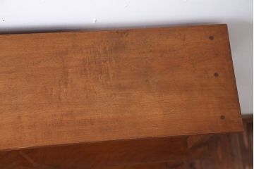 アンティーク家具　和製アンティーク　ナチュラルな木味のおしゃれな飾り棚