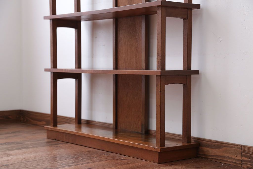 アンティーク家具　和製アンティーク　ナチュラルな木味のおしゃれな飾り棚