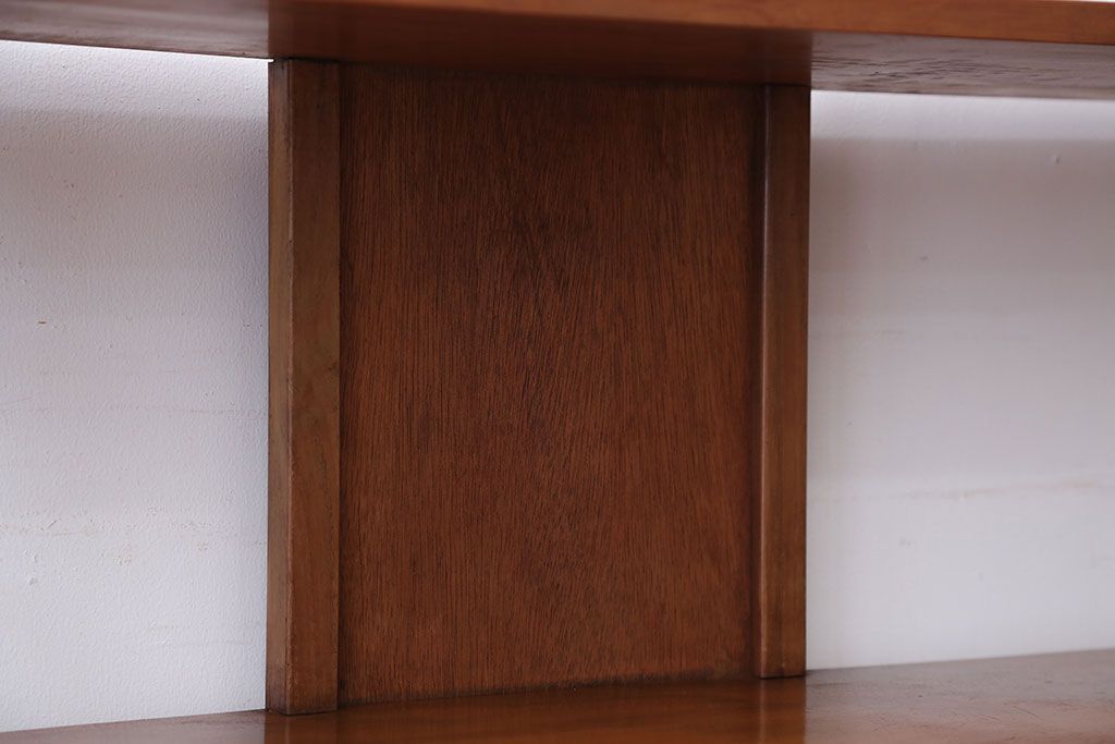 アンティーク家具　和製アンティーク　ナチュラルな木味のおしゃれな飾り棚