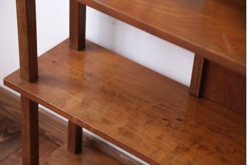 アンティーク家具　和製アンティーク　ナチュラルな木味のおしゃれな飾り棚