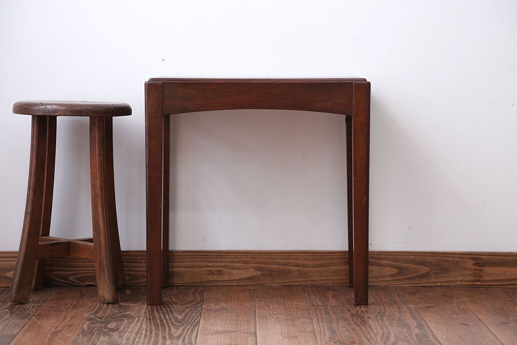 レトロ家具　昭和レトロ　日本楽器(ヤマハ)製　古いナラ材のシンプルなアンティークサイドテーブル