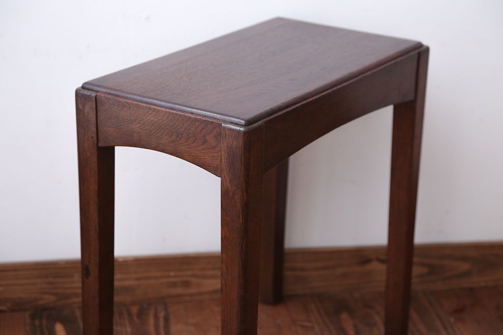 レトロ家具　昭和レトロ　日本楽器(ヤマハ)製　古いナラ材のシンプルなアンティークサイドテーブル