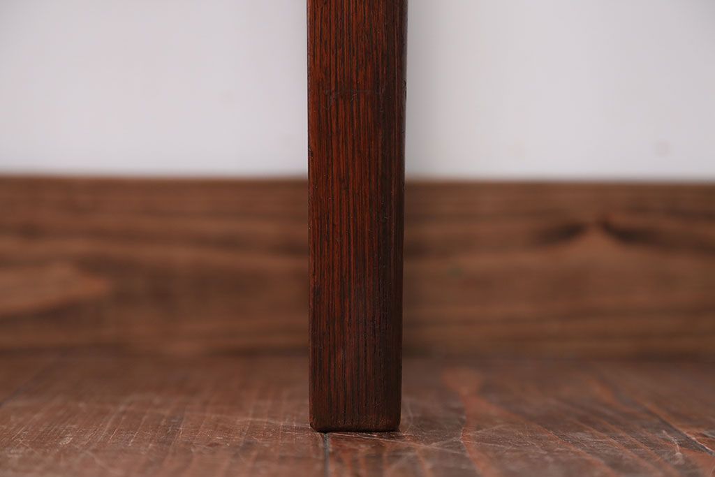 レトロ家具　昭和レトロ　日本楽器(ヤマハ)製　古いナラ材のシンプルなアンティークサイドテーブル