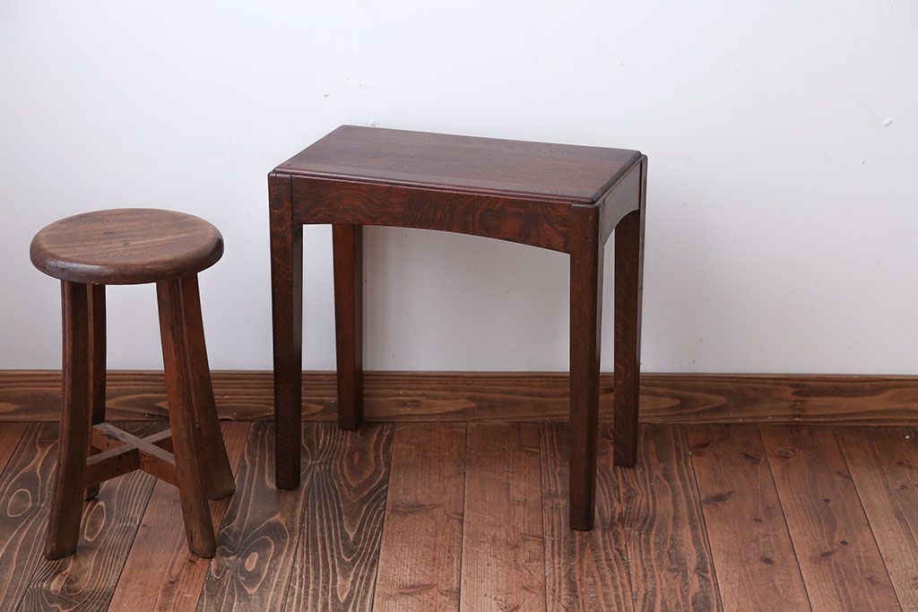 レトロ家具　昭和レトロ　日本楽器(ヤマハ)製　古いナラ材のシンプルなアンティークサイドテーブル