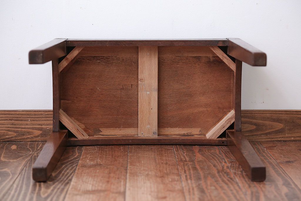 レトロ家具　昭和レトロ　日本楽器(ヤマハ)製　古いナラ材のシンプルなアンティークサイドテーブル