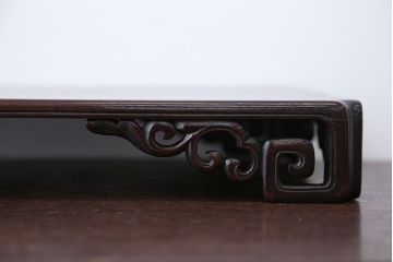 アンティーク雑貨　古民具・骨董　彫刻が美しい唐木(紫檀)材の高級な花台(1)