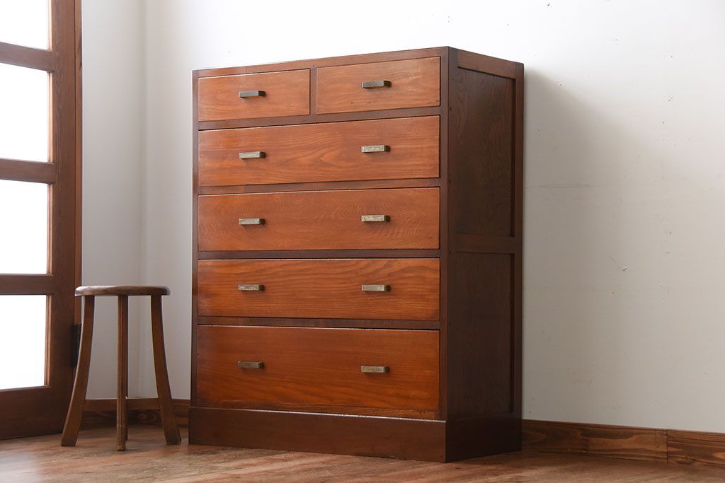 レトロ家具　昭和レトロ　シンプルな古い木製のアンティークチェスト(1)