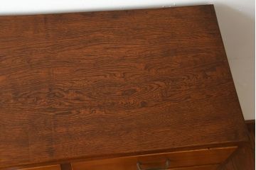 レトロ家具　昭和レトロ　シンプルな古い木製のアンティークチェスト(1)