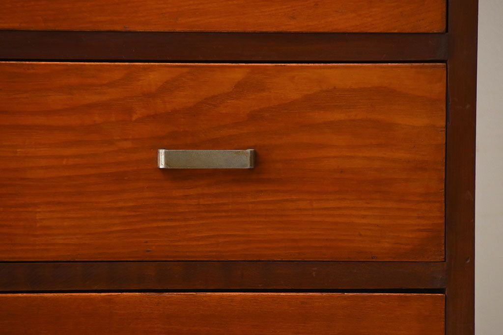 レトロ家具　昭和レトロ　シンプルな古い木製のアンティークチェスト(1)