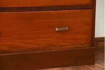 レトロ家具　昭和レトロ　シンプルな古い木製のアンティークチェスト(1)