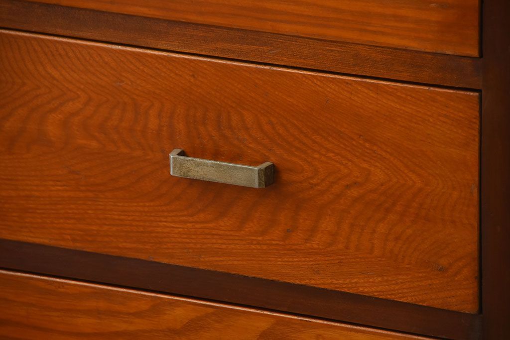 レトロ家具　昭和レトロ　シンプルな古い木製のアンティークチェスト(1)