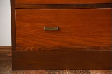 レトロ家具　昭和レトロ　シンプルな古い木製のアンティークチェスト(1)