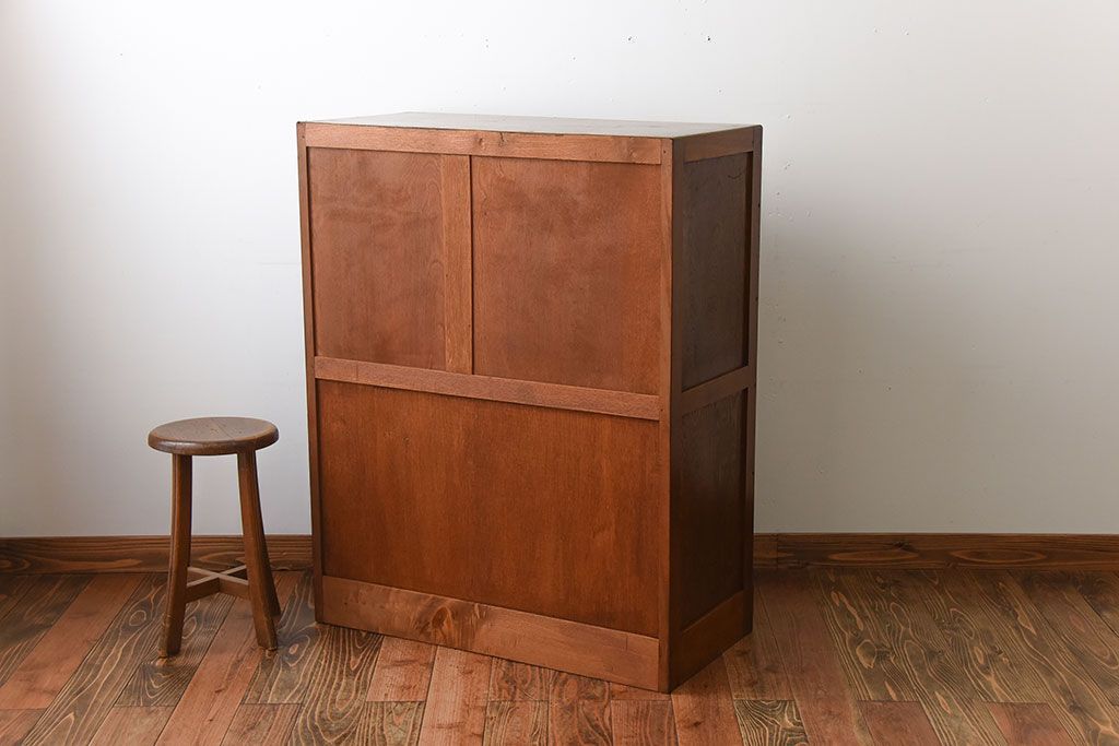 レトロ家具　昭和レトロ　シンプルな古い木製のアンティークチェスト(1)