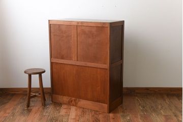 レトロ家具　昭和レトロ　シンプルな古い木製のアンティークチェスト(1)