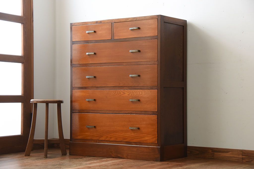 レトロ家具　昭和レトロ　シンプルな古い木製のアンティークチェスト(2)