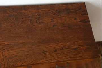 レトロ家具　昭和レトロ　シンプルな古い木製のアンティークチェスト(2)