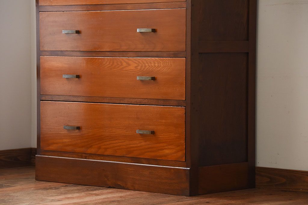 レトロ家具　昭和レトロ　シンプルな古い木製のアンティークチェスト(2)