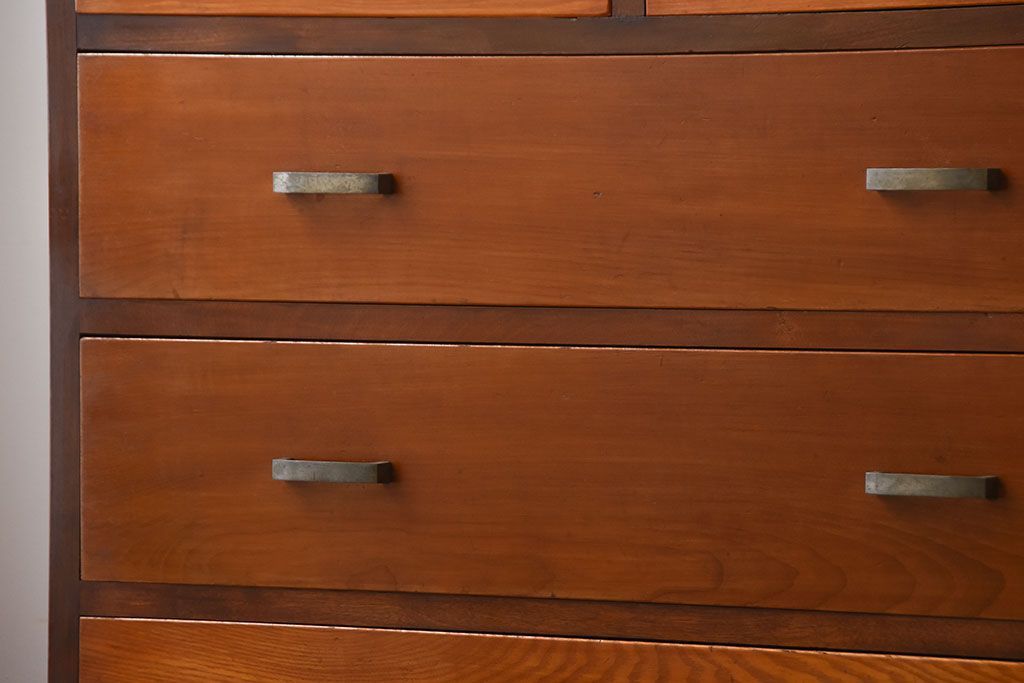 レトロ家具　昭和レトロ　シンプルな古い木製のアンティークチェスト(2)