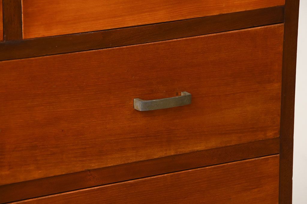 レトロ家具　昭和レトロ　シンプルな古い木製のアンティークチェスト(2)