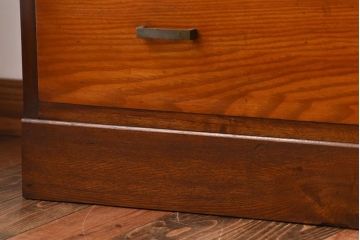 レトロ家具　昭和レトロ　シンプルな古い木製のアンティークチェスト(2)