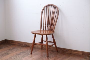 ヴィンテージ家具　ビンテージ　秋田木工の後姿が美しいウィンザーチェア(ダイニングチェア、ウインザーチェア)
