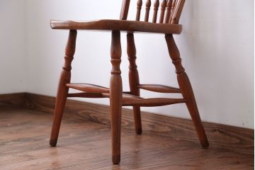 ヴィンテージ家具　ビンテージ　秋田木工の後姿が美しいウィンザーチェア(ダイニングチェア、ウインザーチェア)