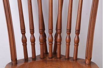 ヴィンテージ家具　ビンテージ　秋田木工の後姿が美しいウィンザーチェア(ダイニングチェア、ウインザーチェア)