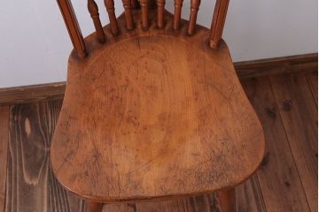 ヴィンテージ家具　ビンテージ　秋田木工の後姿が美しいウィンザーチェア(ダイニングチェア、ウインザーチェア)