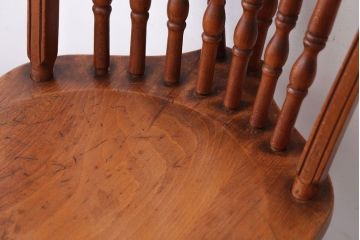 ヴィンテージ家具　ビンテージ　秋田木工の後姿が美しいウィンザーチェア(ダイニングチェア、ウインザーチェア)