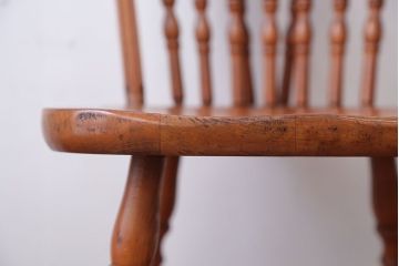 ヴィンテージ家具　ビンテージ　秋田木工の後姿が美しいウィンザーチェア(ダイニングチェア、ウインザーチェア)