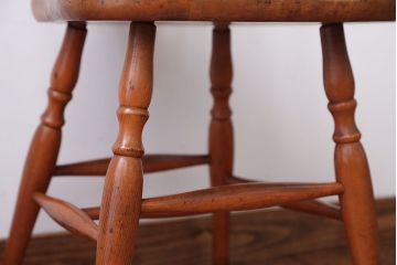 ヴィンテージ家具　ビンテージ　秋田木工の後姿が美しいウィンザーチェア(ダイニングチェア、ウインザーチェア)