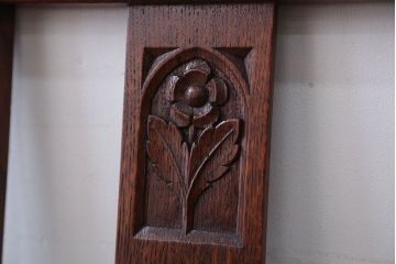 アンティーク家具　イギリスアンティーク　彫刻が美しいオーク材の大ぶりなダイニングチェア2脚セット