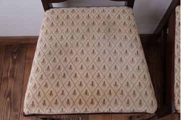 アンティーク家具　イギリスアンティーク　彫刻が美しいオーク材の大ぶりなダイニングチェア2脚セット