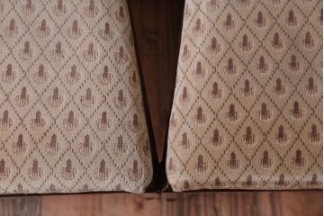 アンティーク家具　イギリスアンティーク　彫刻が美しいオーク材の大ぶりなダイニングチェア2脚セット